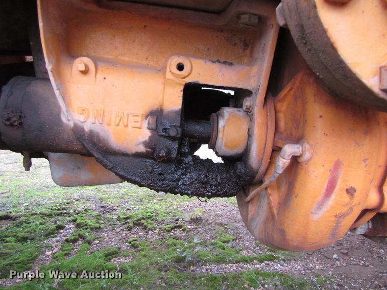 image for item DC0047 1979 International Paystar F5070 tank truck