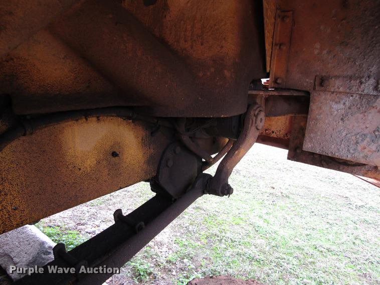 image for item DC0047 1979 International Paystar F5070 tank truck