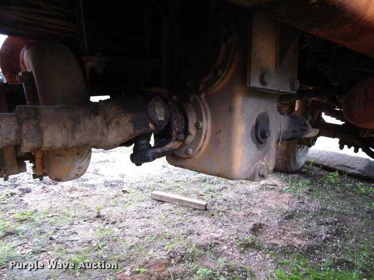 image for item DC0047 1979 International Paystar F5070 tank truck