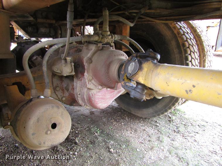 image for item DC0047 1979 International Paystar F5070 tank truck