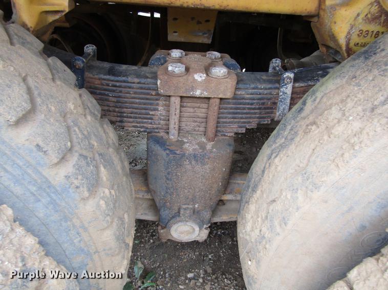 image for item DC0047 1979 International Paystar F5070 tank truck