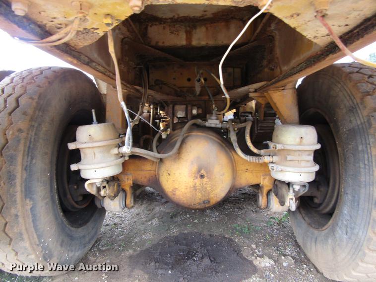 image for item DC0047 1979 International Paystar F5070 tank truck