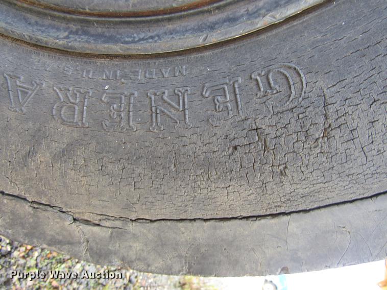 image for item DC0062 2000 Ingram 9-2800 pneumatic roller