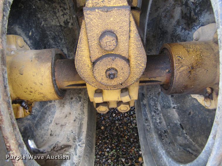 image for item DC0062 2000 Ingram 9-2800 pneumatic roller