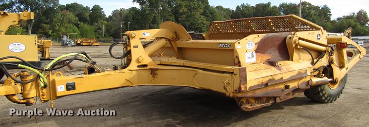 image for item DC0074 2005 John Deere 1812C scraper