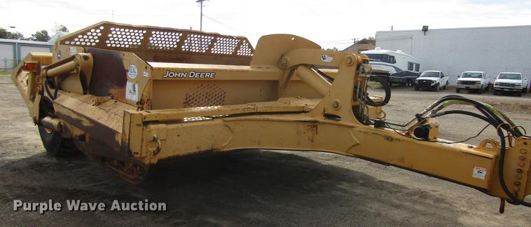 image for item DC0074 2005 John Deere 1812C scraper