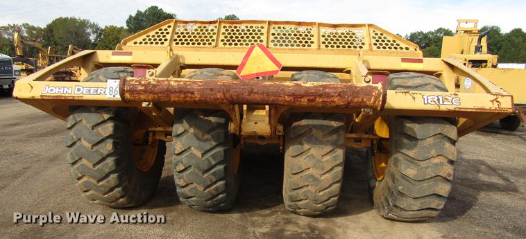 image for item DC0074 2005 John Deere 1812C scraper