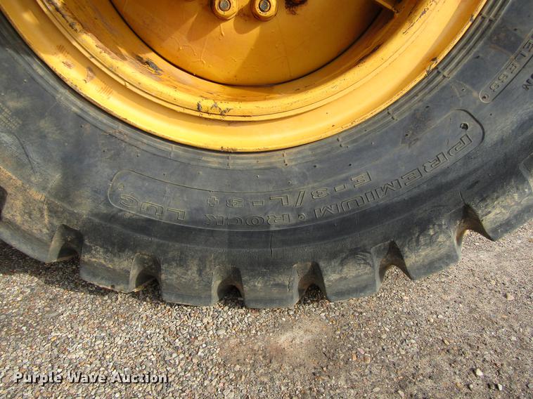 image for item DC0074 2005 John Deere 1812C scraper