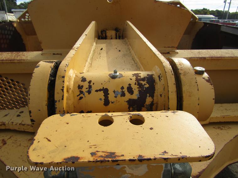 image for item DC0074 2005 John Deere 1812C scraper