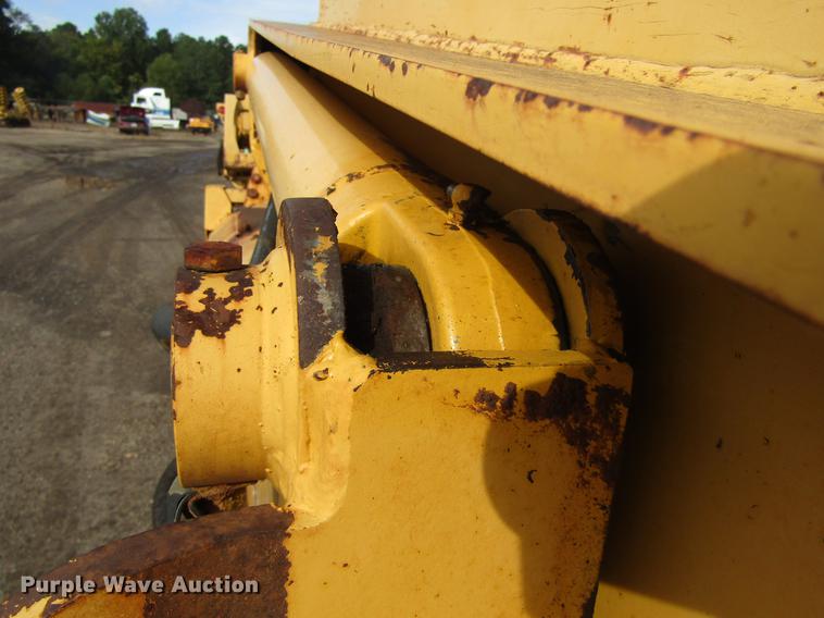 image for item DC0074 2005 John Deere 1812C scraper