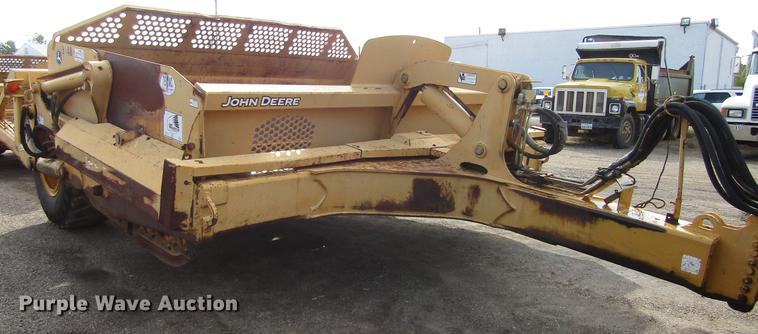 image for item DC0075 2005 John Deere 1812C scraper