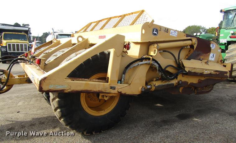 image for item DC0075 2005 John Deere 1812C scraper