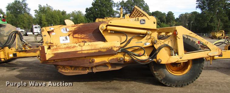 image for item DC0075 2005 John Deere 1812C scraper