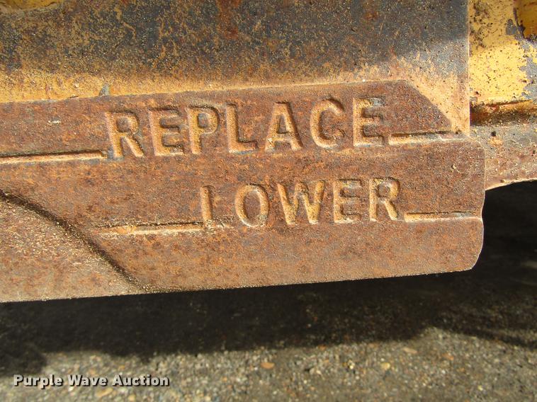 image for item DC0075 2005 John Deere 1812C scraper