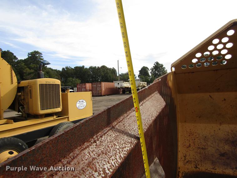 image for item DC0075 2005 John Deere 1812C scraper