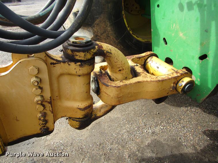 image for item DC0075 2005 John Deere 1812C scraper