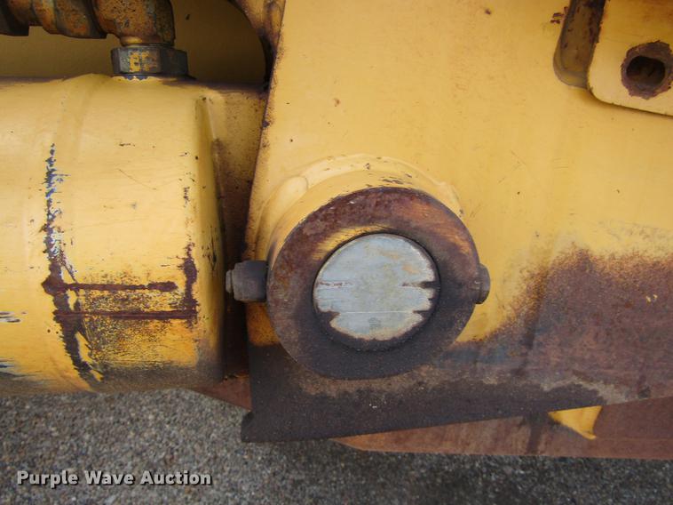 image for item DC0075 2005 John Deere 1812C scraper