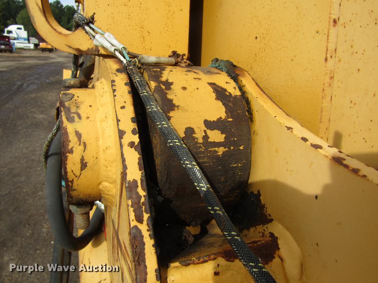 image for item DC0075 2005 John Deere 1812C scraper