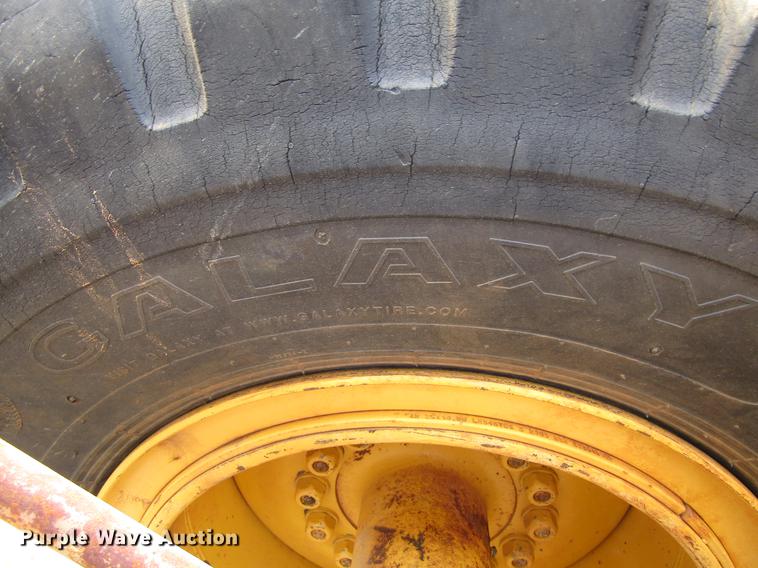 image for item DC0075 2005 John Deere 1812C scraper