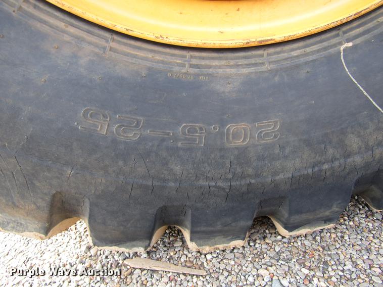 image for item DC0075 2005 John Deere 1812C scraper