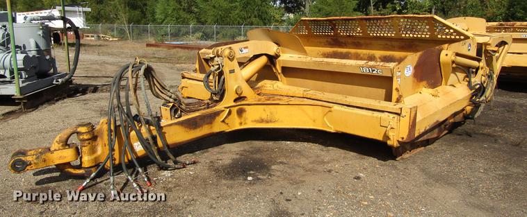 image for item DC0076 2005 John Deere 1812C scraper