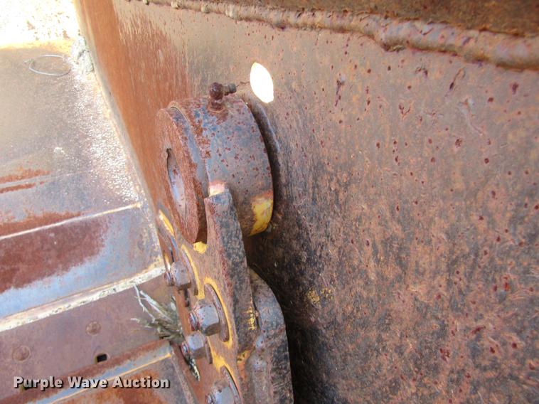 image for item DC0076 2005 John Deere 1812C scraper