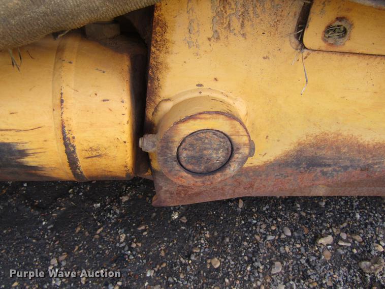 image for item DC0076 2005 John Deere 1812C scraper