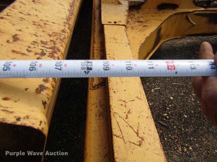 image for item DC0076 2005 John Deere 1812C scraper