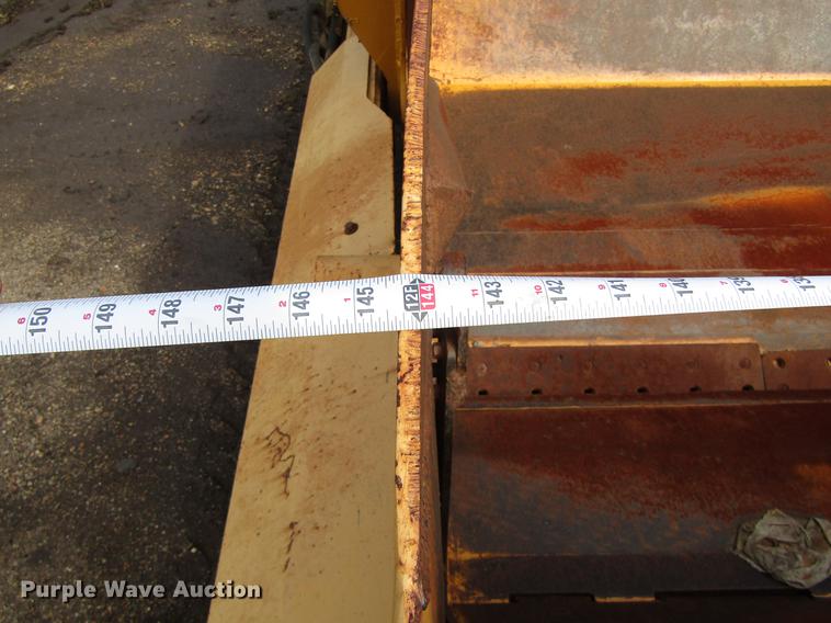 image for item DC0076 2005 John Deere 1812C scraper