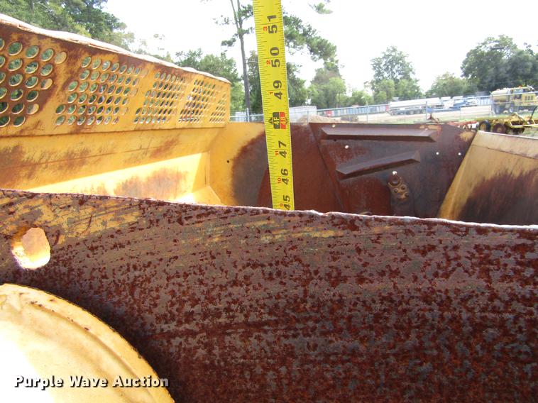 image for item DC0076 2005 John Deere 1812C scraper