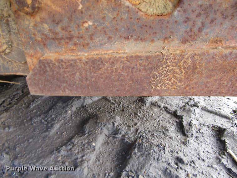 image for item DC0077 2005 John Deere 1812C scraper