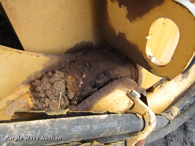 image for item DC0077 2005 John Deere 1812C scraper