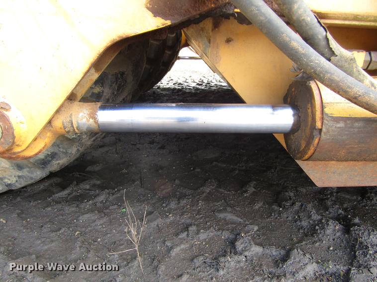 image for item DC0077 2005 John Deere 1812C scraper