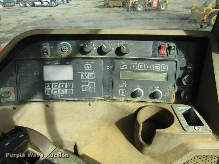 image for item DC0078 2005 John Deere 9520 4WD tractor