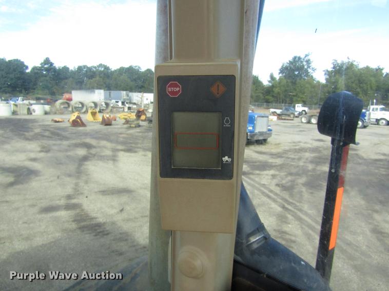 image for item DC0078 2005 John Deere 9520 4WD tractor