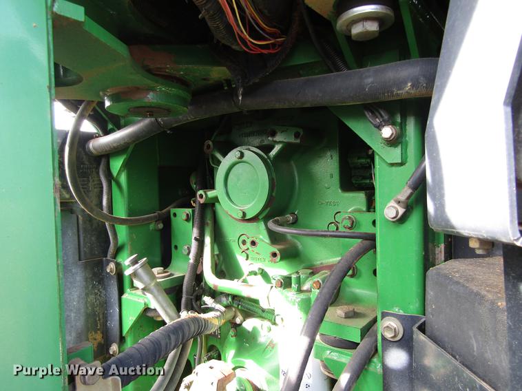 image for item DC0078 2005 John Deere 9520 4WD tractor