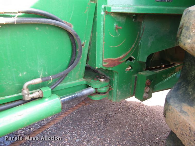 image for item DC0078 2005 John Deere 9520 4WD tractor