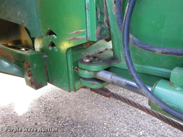 image for item DC0078 2005 John Deere 9520 4WD tractor