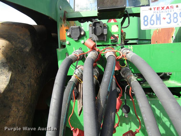 image for item DC0078 2005 John Deere 9520 4WD tractor