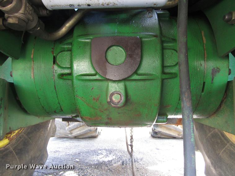 image for item DC0078 2005 John Deere 9520 4WD tractor