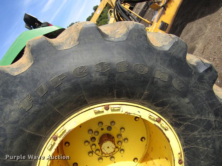 image for item DC0078 2005 John Deere 9520 4WD tractor