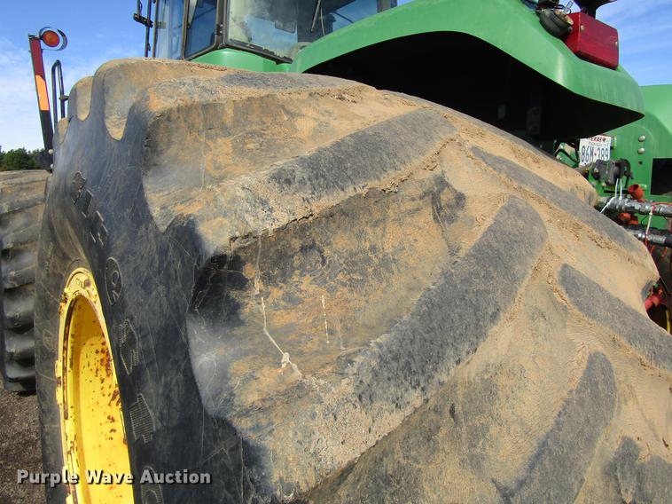 image for item DC0078 2005 John Deere 9520 4WD tractor