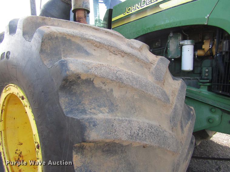 image for item DC0078 2005 John Deere 9520 4WD tractor