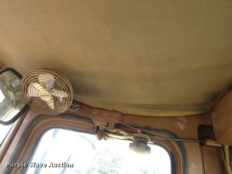 image for item DC0079 1983 Caterpillar 966D wheel loader