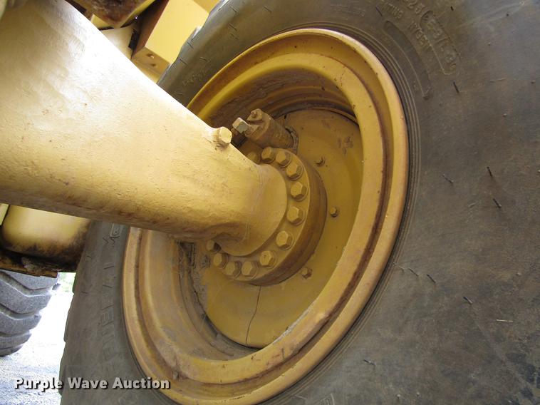 image for item DC0079 1983 Caterpillar 966D wheel loader