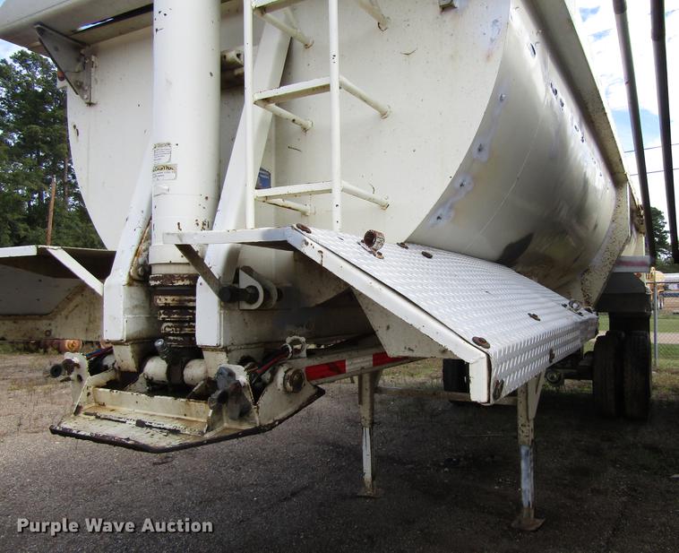 image for item DC0081 2000 Clement RKHL2625 end dump trailer