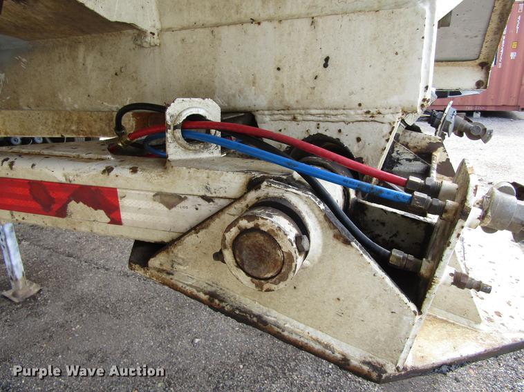 image for item DC0081 2000 Clement RKHL2625 end dump trailer