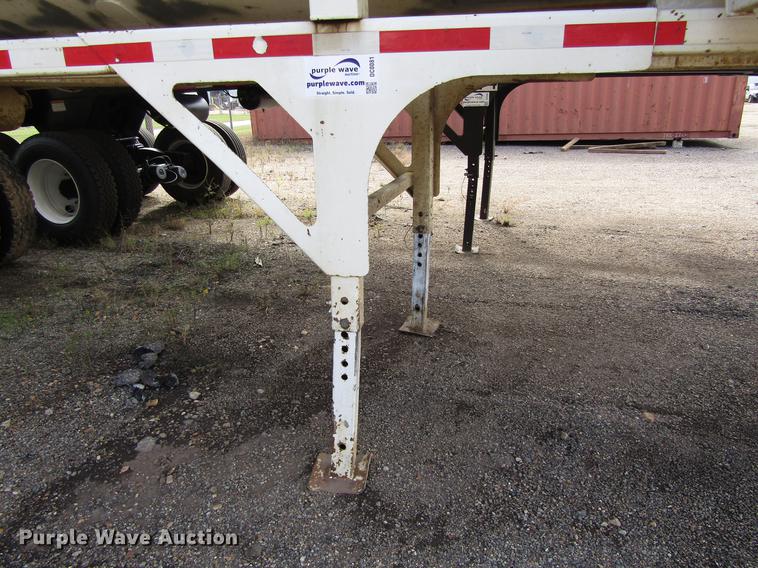 image for item DC0081 2000 Clement RKHL2625 end dump trailer