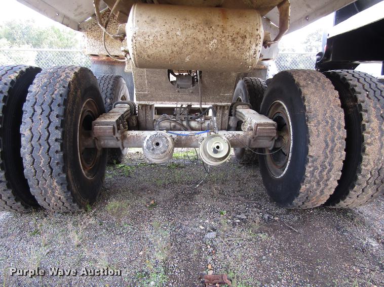 image for item DC0081 2000 Clement RKHL2625 end dump trailer