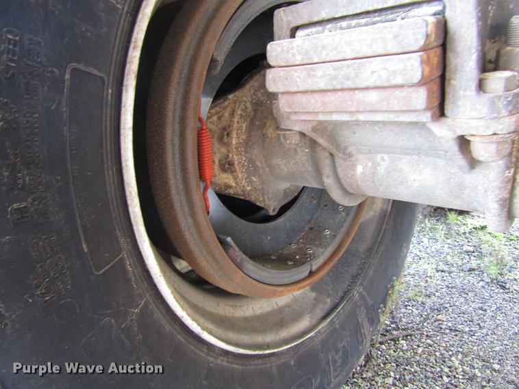 image for item DC0081 2000 Clement RKHL2625 end dump trailer